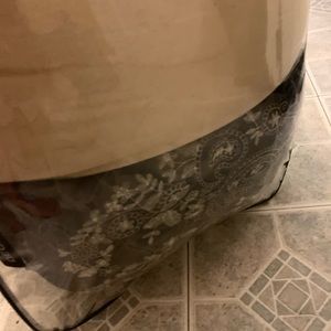 Queen comforter set with matching throw pillows